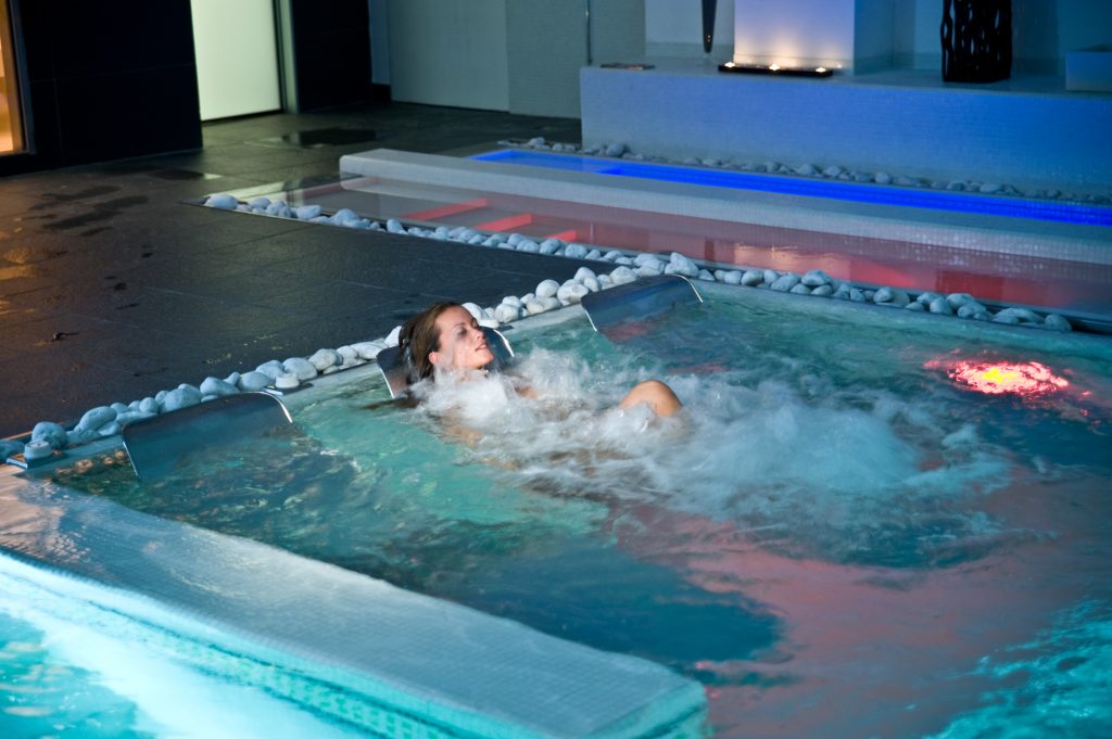 vasca idromassaggio oasi benessere q-bo wellness